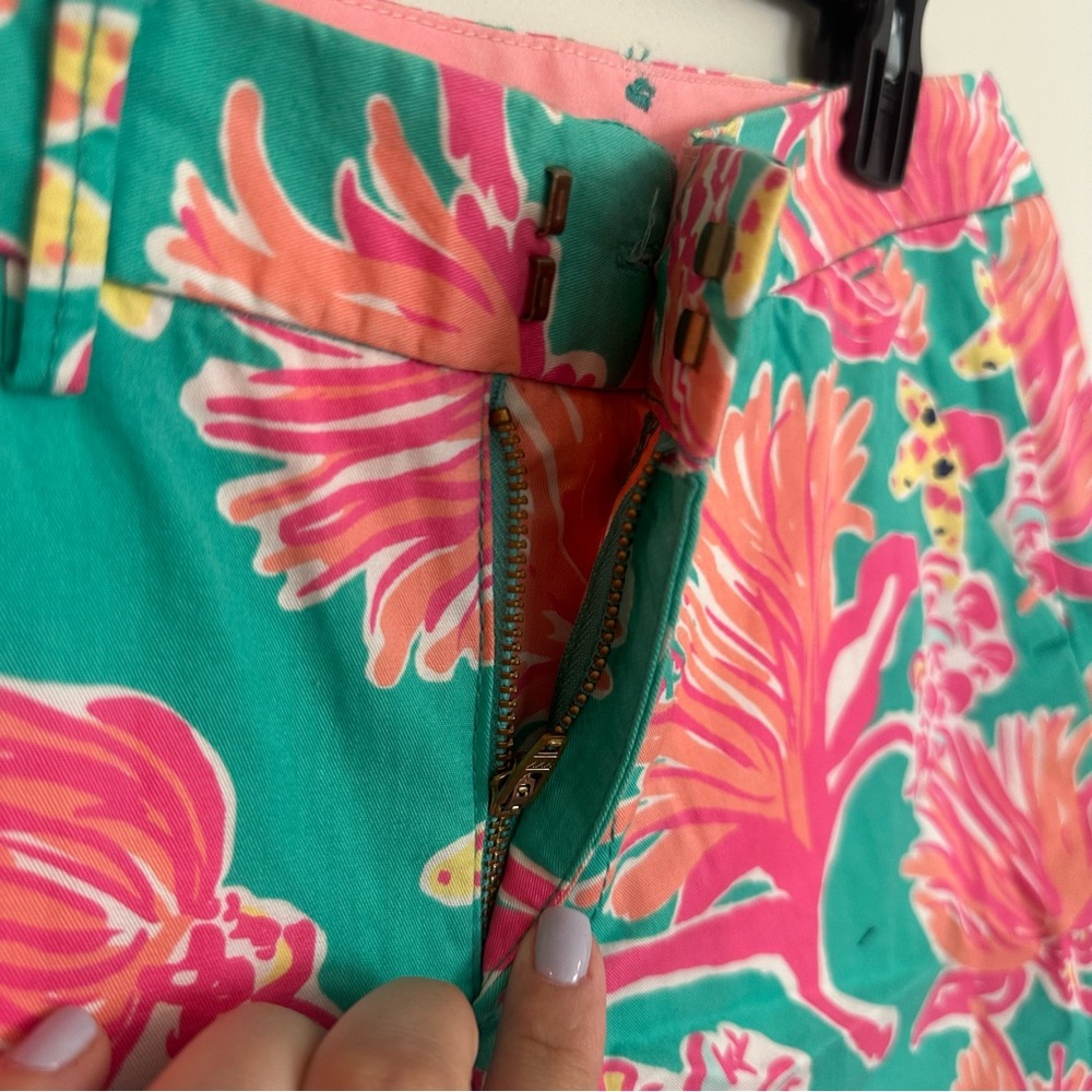 Lilly Pulitzer Womens Size 2 Lagoon Green Avenue Bermuda Shorts Seaside Pattern - Picture 7 of 16